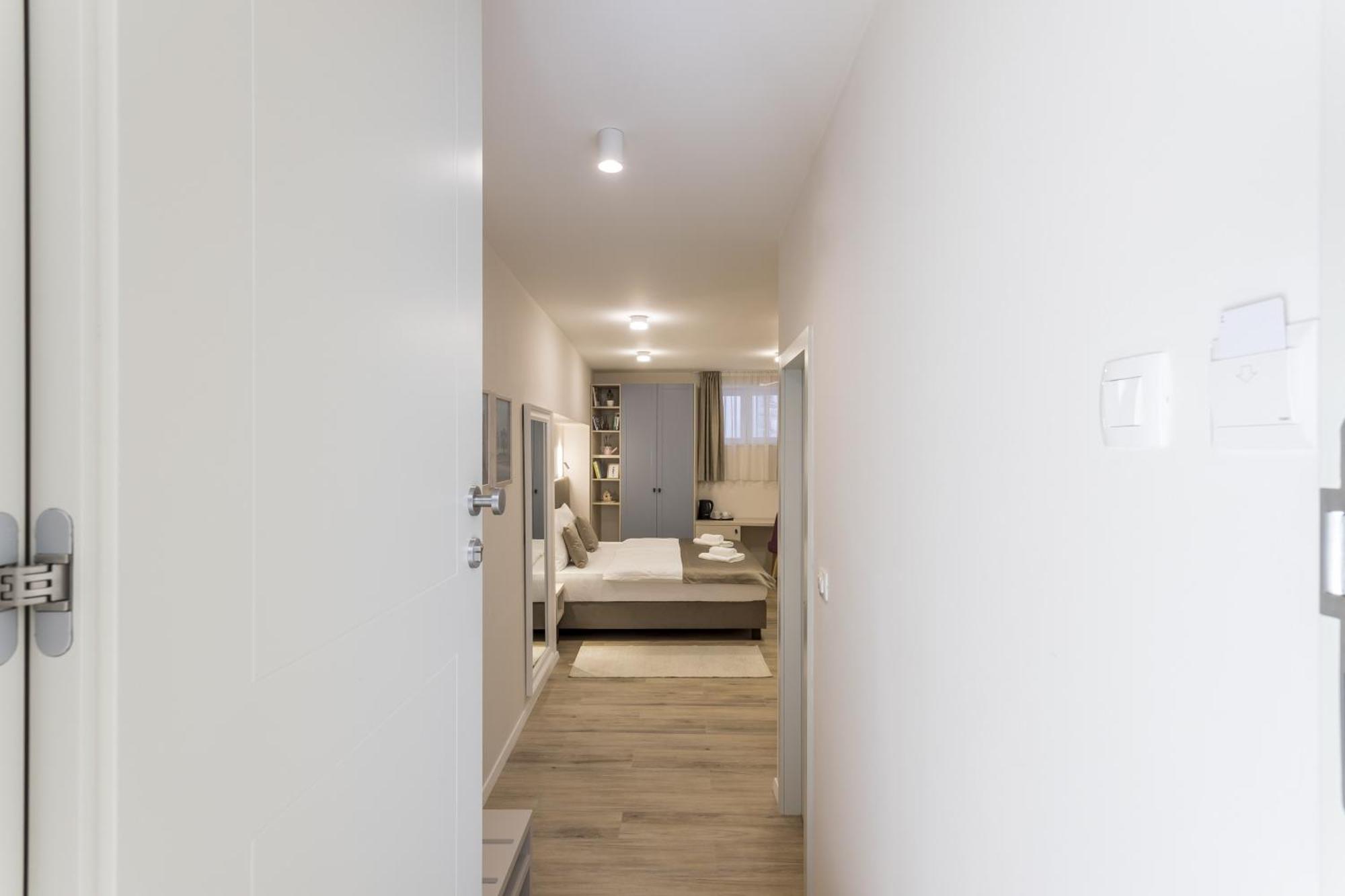 Cor Rooms Split Habitación foto